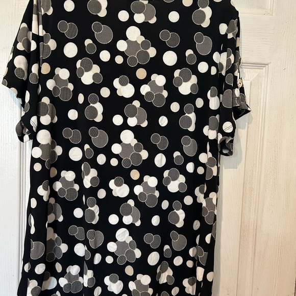 NWOT By Design Black Top With Polka Dots Silver Buttons on Short Sleeves - Picture 2 of 7